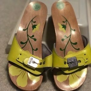 Dr scholl yellow wooden sandals